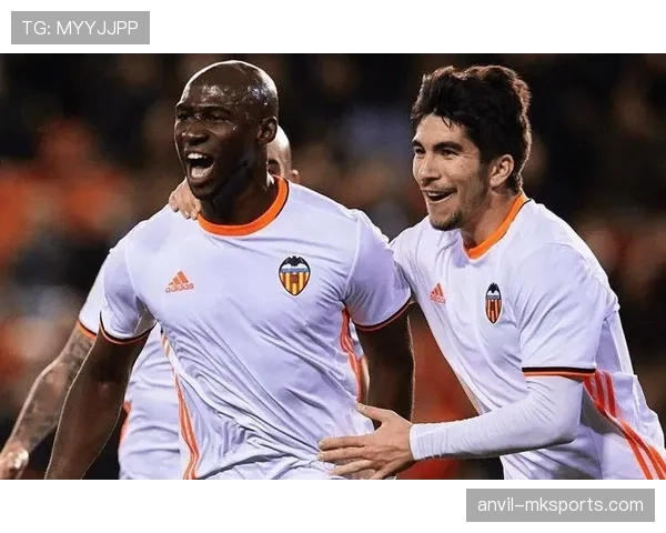 西甲经典战役回顾:激情对决点燃球迷热情,引发热议 西甲经典战役回顾:激情对决点燃球迷热情,引发热议